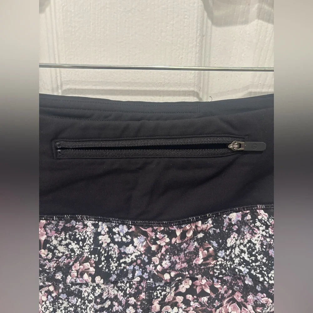 LuluLemon Hotty Hot short , Floral Print Athletic Shorts Size:8